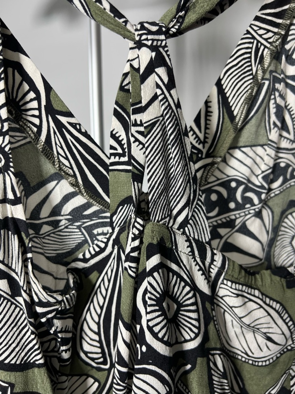 Vintage LOFT Olive Green Black & White Floral Tank Top - Picture 5 of 5